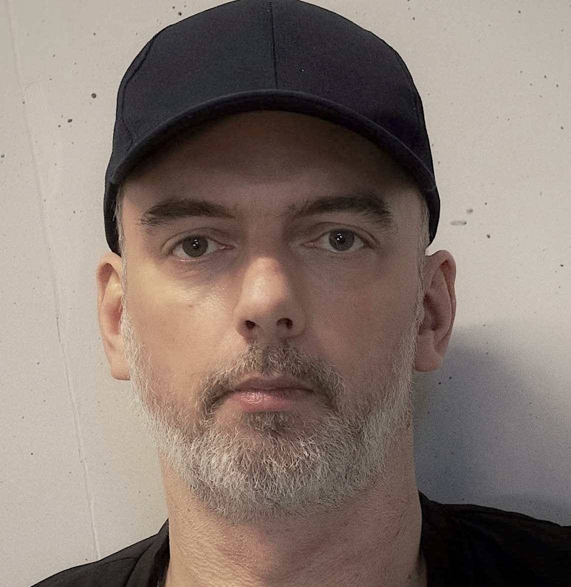 Frankey Beckers - House / Deep House artist offering music feedback on Echio